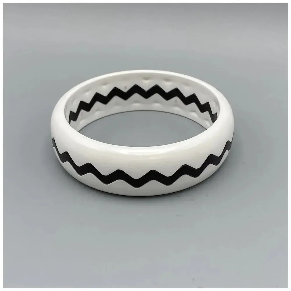 Vintage zig zag